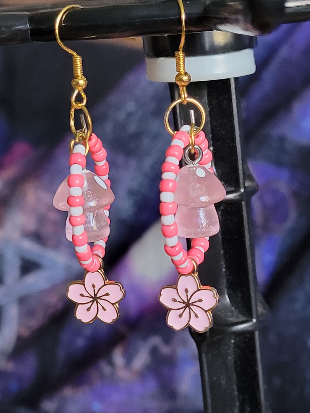 🍁NEW🍁Hand Crafted Pink Beaded Mushroom & Flower Dangle Earrings